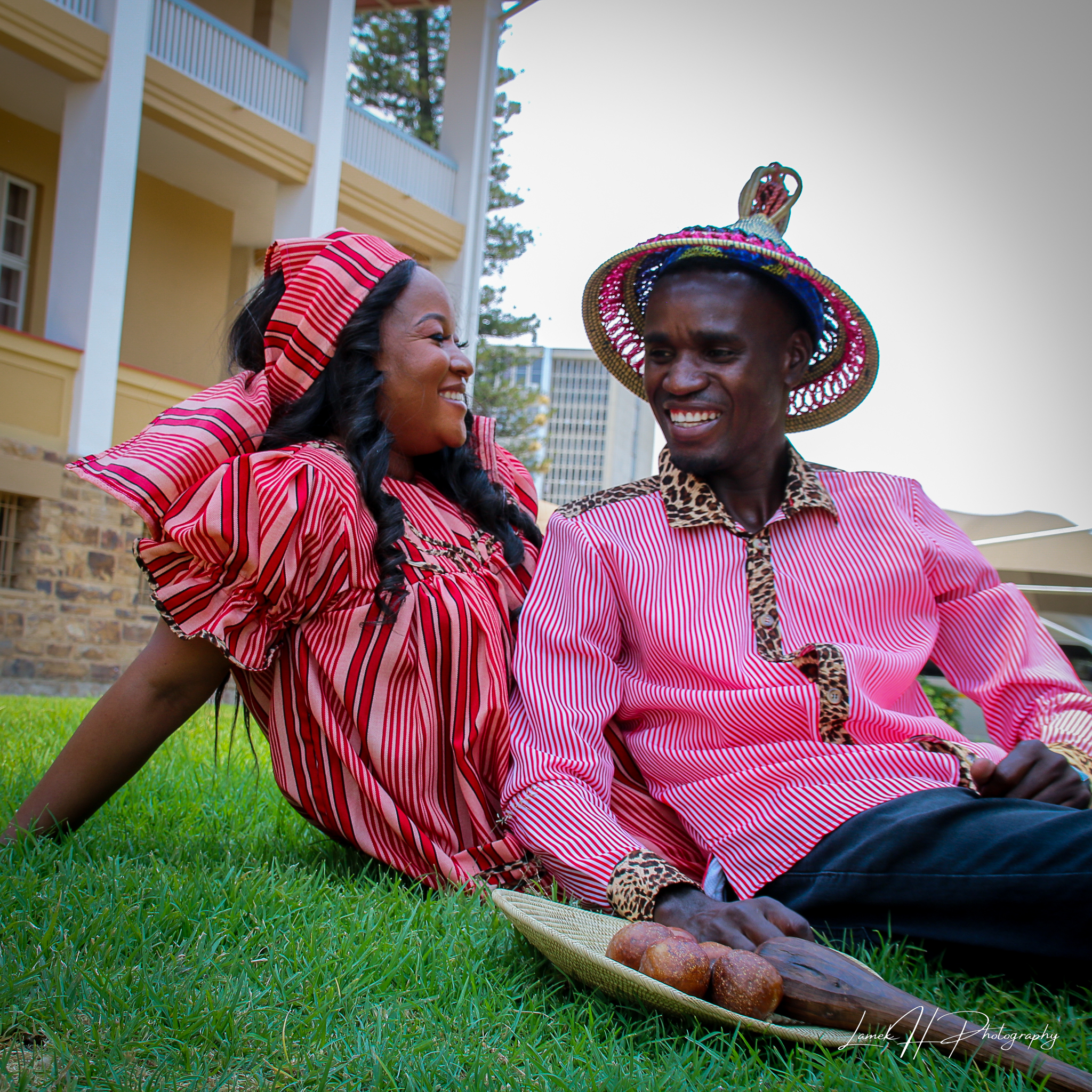 Couple photoshoot in an urban setting for a freelance photography project